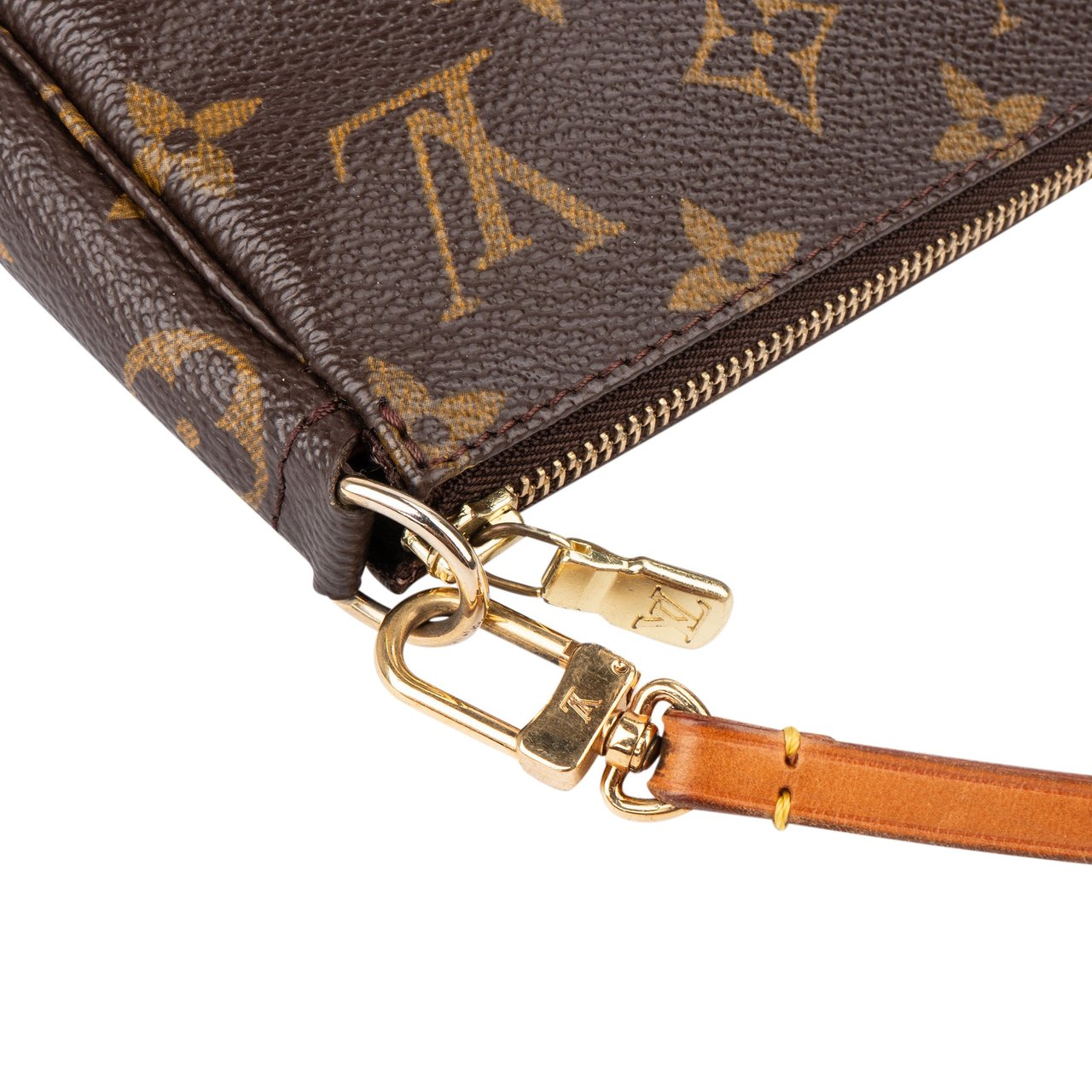 Louis Vuitton Louis Vuitton Canvas Monogram Pochette Accessoire Handbag Bruin