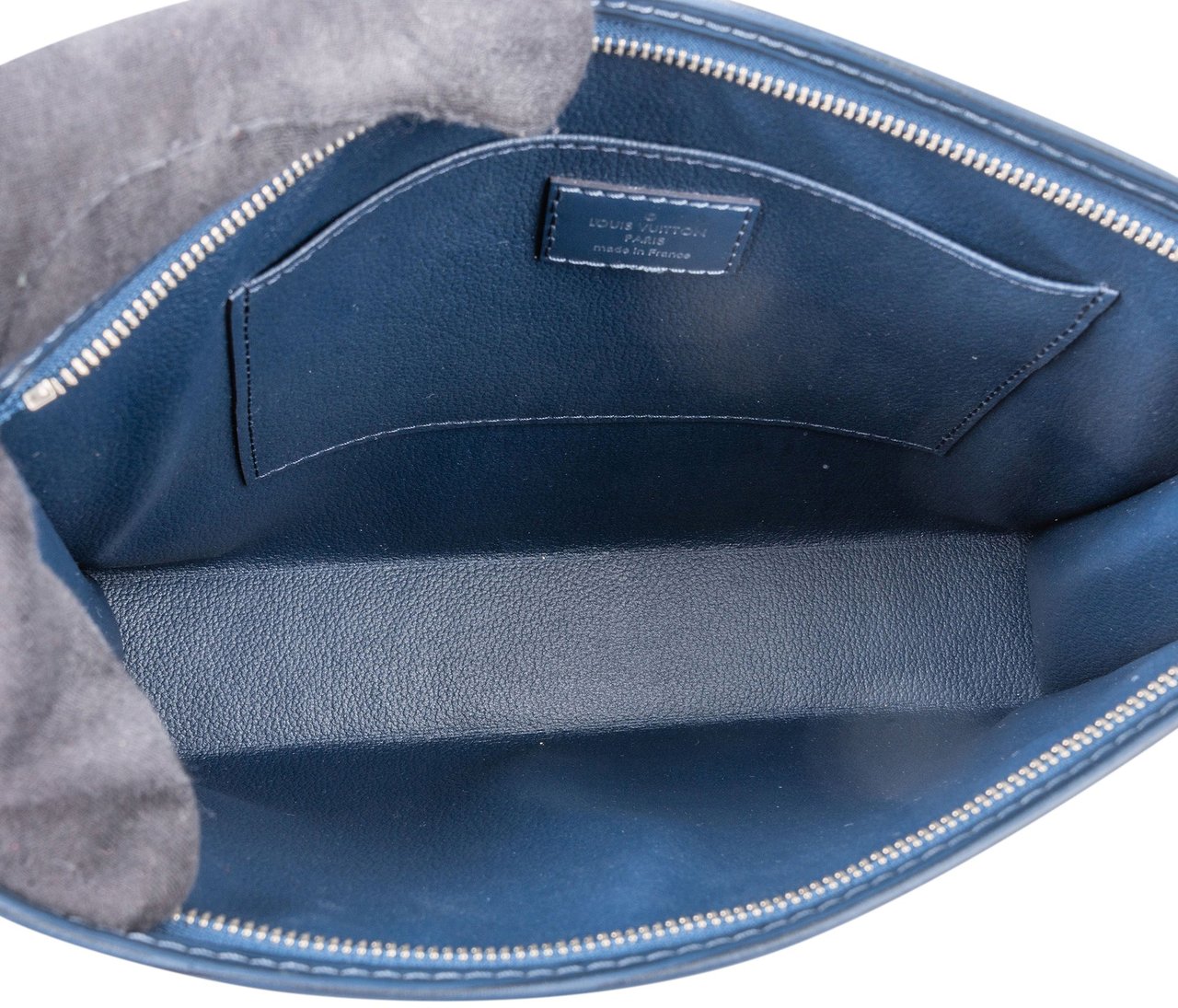 Louis Vuitton Louis Vuitton Epi Leather Poche Toilette Clutch Blauw