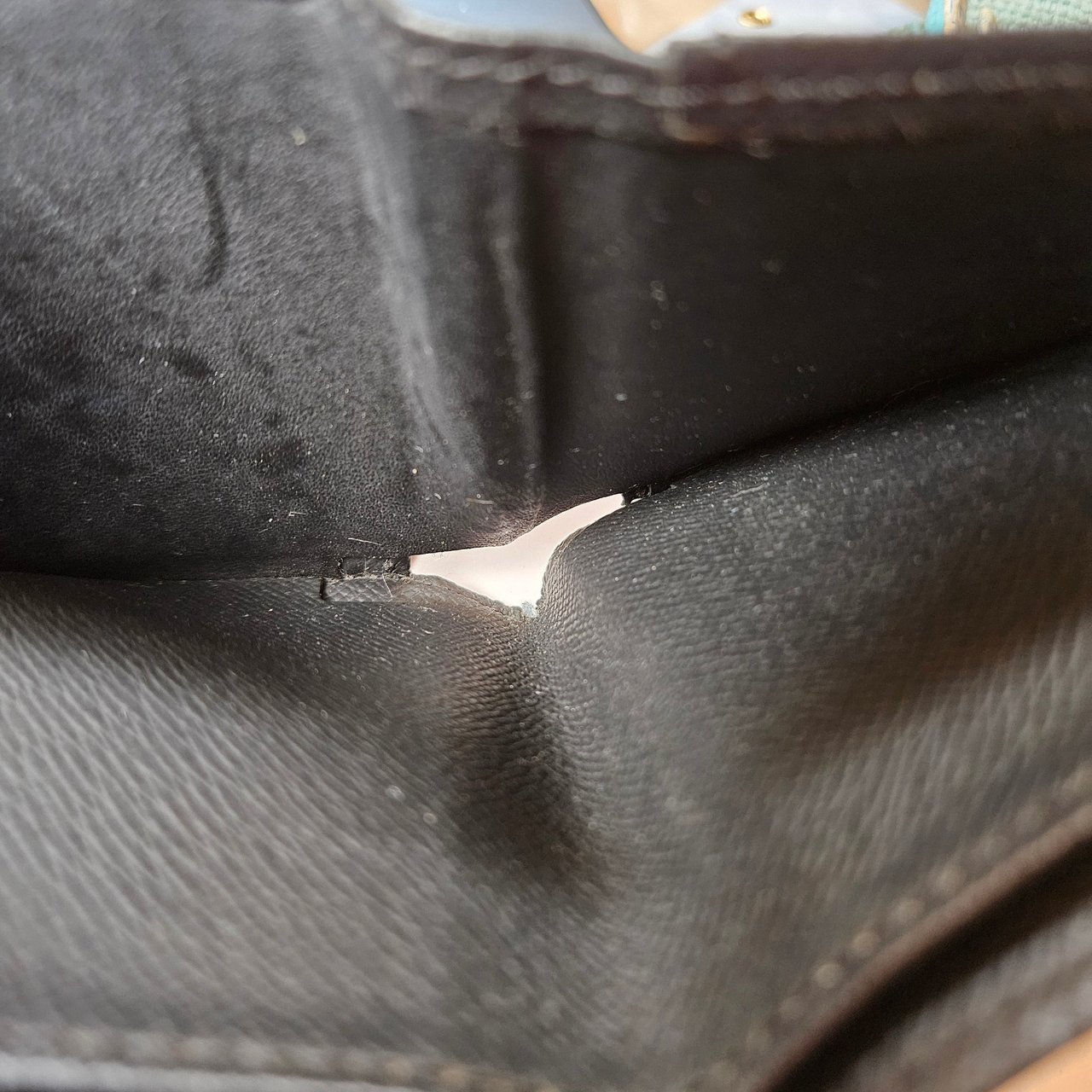 Louis Vuitton Louis Vuitton Canvas Eclipse Monogram Slender Wallet Zwart