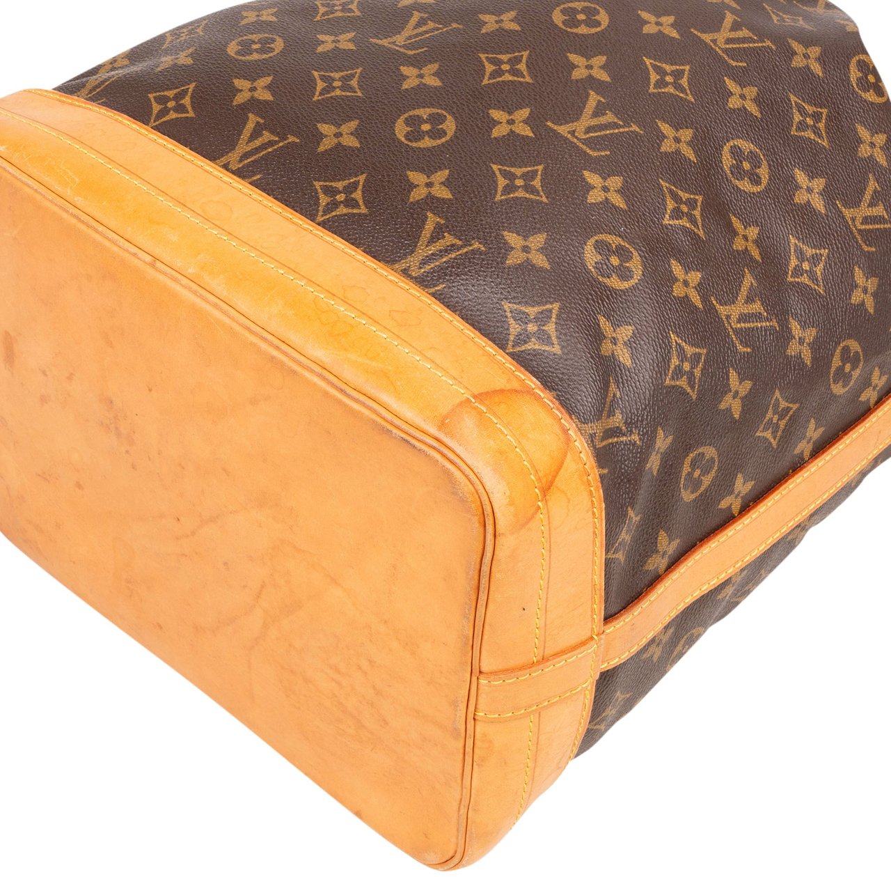 Louis Vuitton Louis Vuitton Canvas Monogram Sac Noe Grande Shoulder Bag Bruin