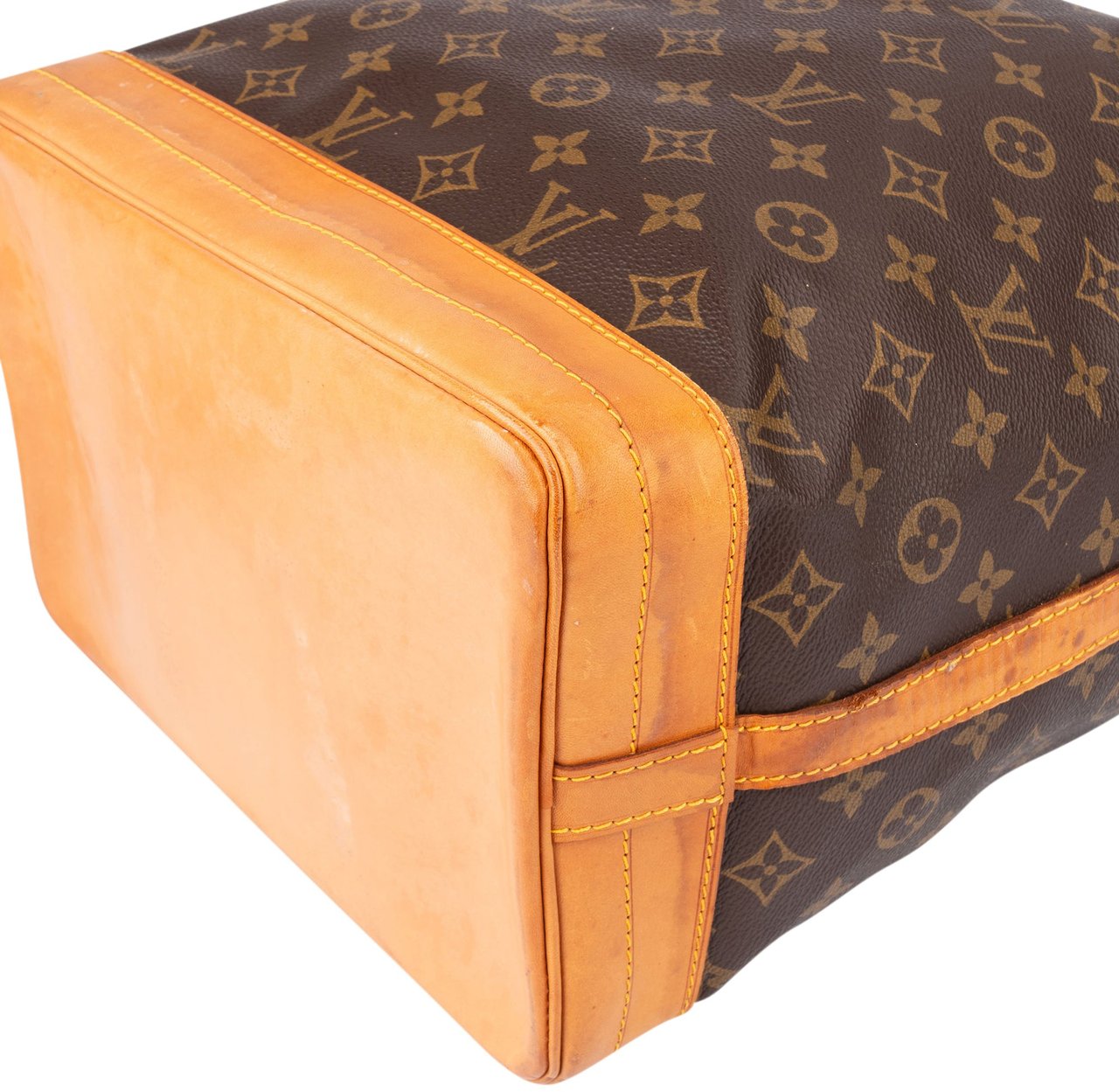 Louis Vuitton Louis Vuitton Canvas Monogram Sac Noe Grande Shoulder Bag Bruin
