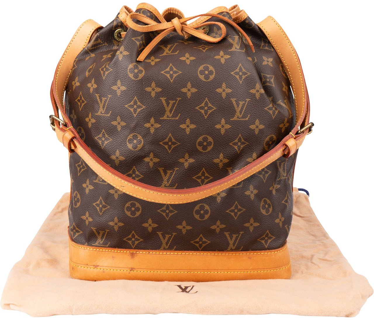 Louis Vuitton Louis Vuitton Canvas Monogram Sac Noe Grande Shoulder Bag Bruin