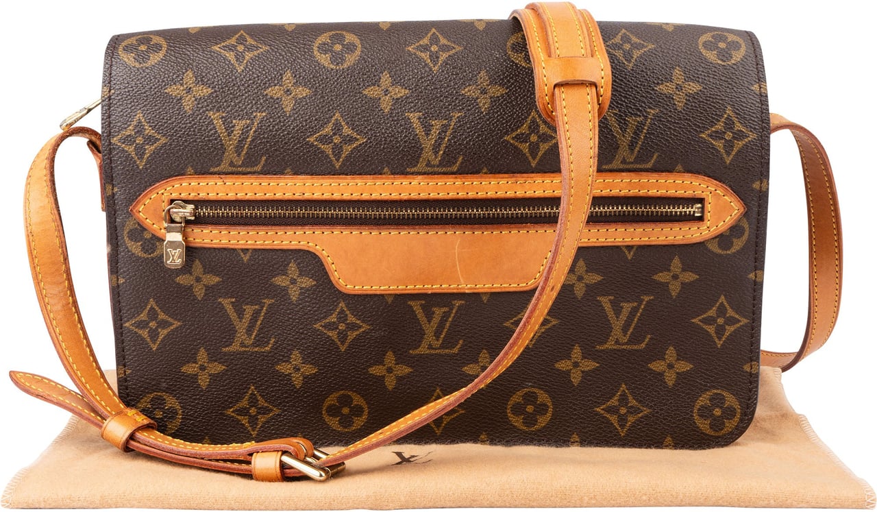 Louis Vuitton Louis Vuitton Canvas Monogram Saint Germain GM Crossbody Bag Bruin