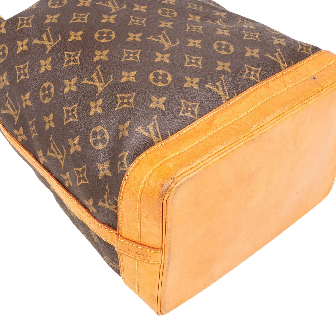 Louis Vuitton Louis Vuitton Canvas Monogram Sac Noe Grande Shoulder Bag Bruin