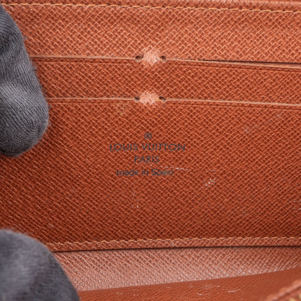 Louis Vuitton Canvas Monogram Zippy Wallet Bruin