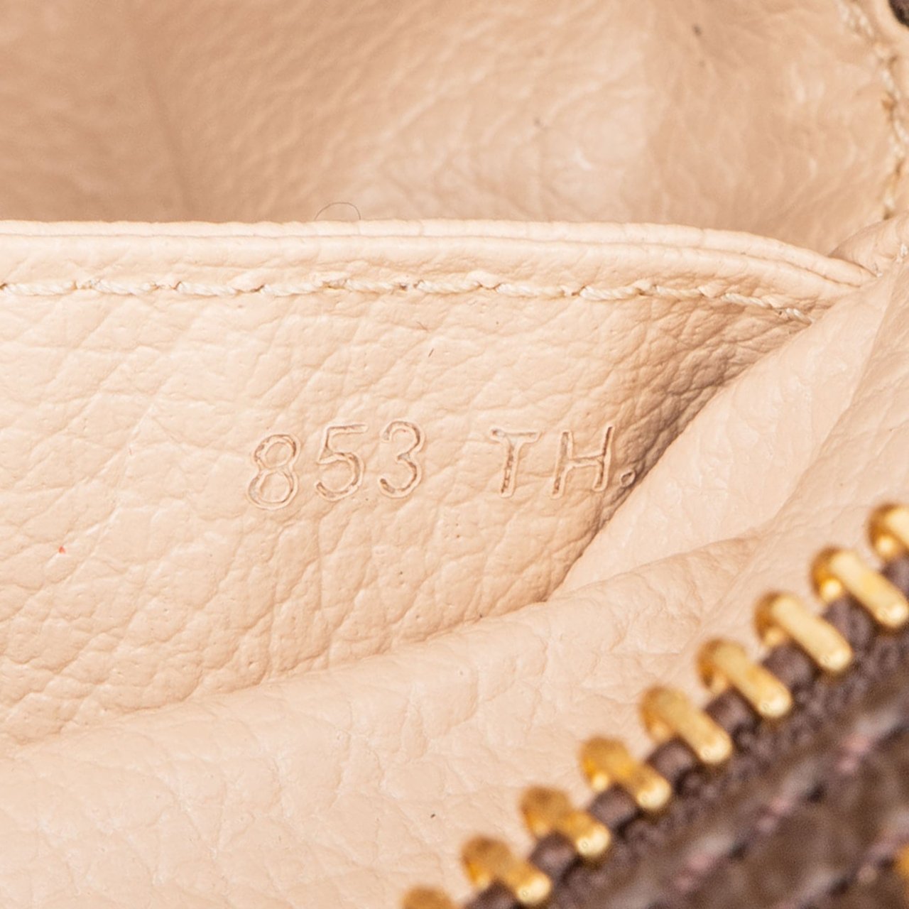 Louis Vuitton Louis Vuitton Canvas Monogram Trousse Toilette 28 Clutch Bruin