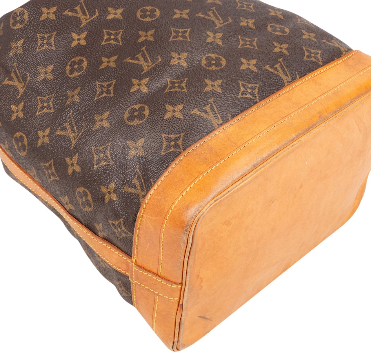 Louis Vuitton Louis Vuitton Canvas Monogram Sac Noe Grande Shoulder Bag Bruin