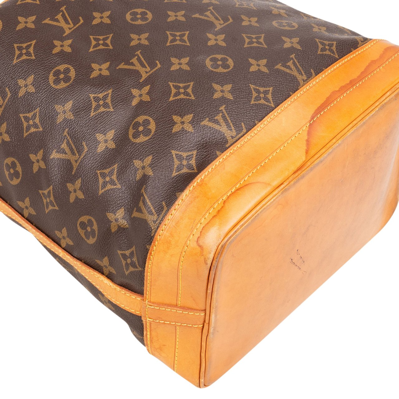 Louis Vuitton Louis Vuitton Canvas Monogram Sac Noe Grande Shoulder Bag Bruin