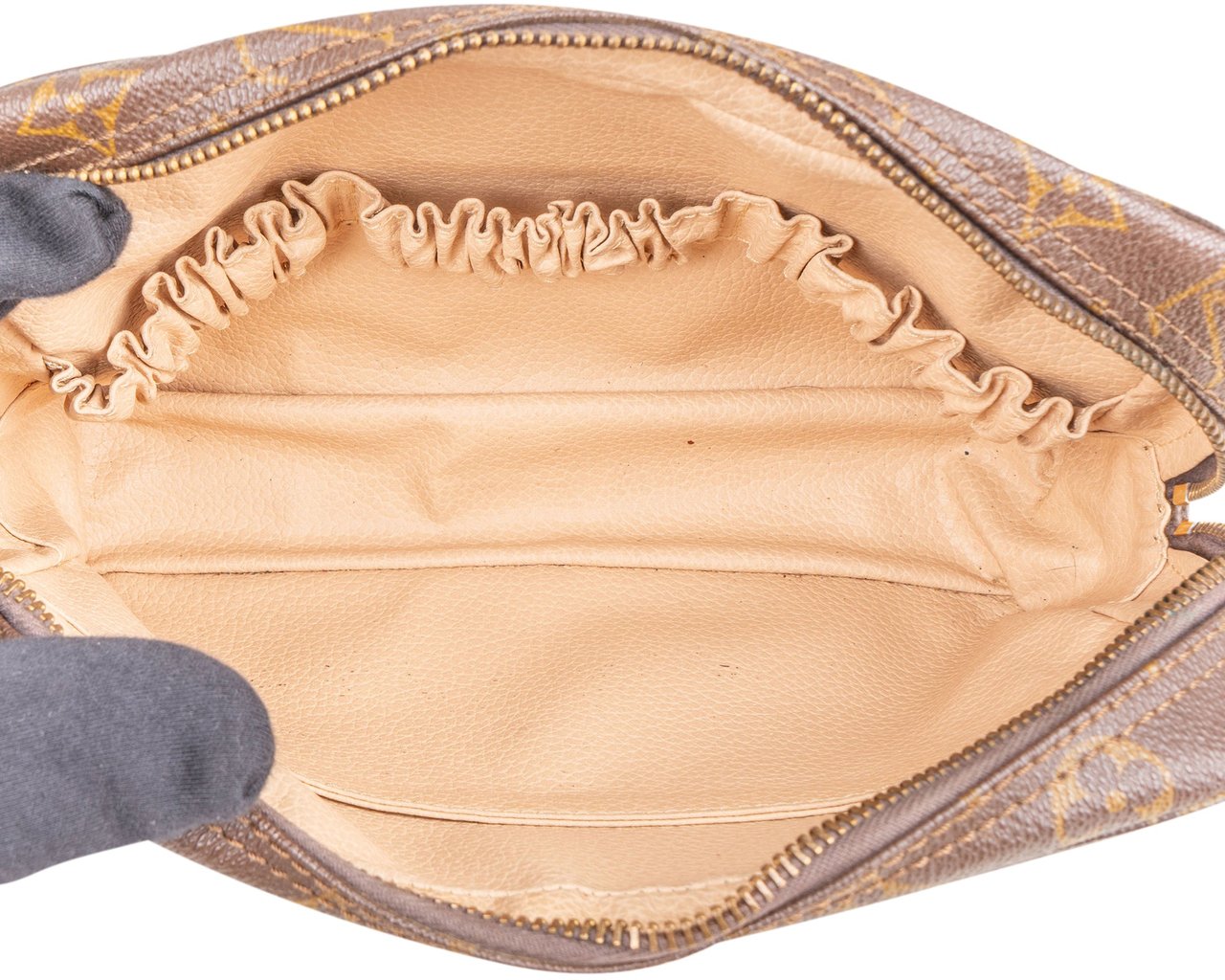 Louis Vuitton Louis Vuitton Canvas Monogram Trousse Toilette 23 Clutch Bruin