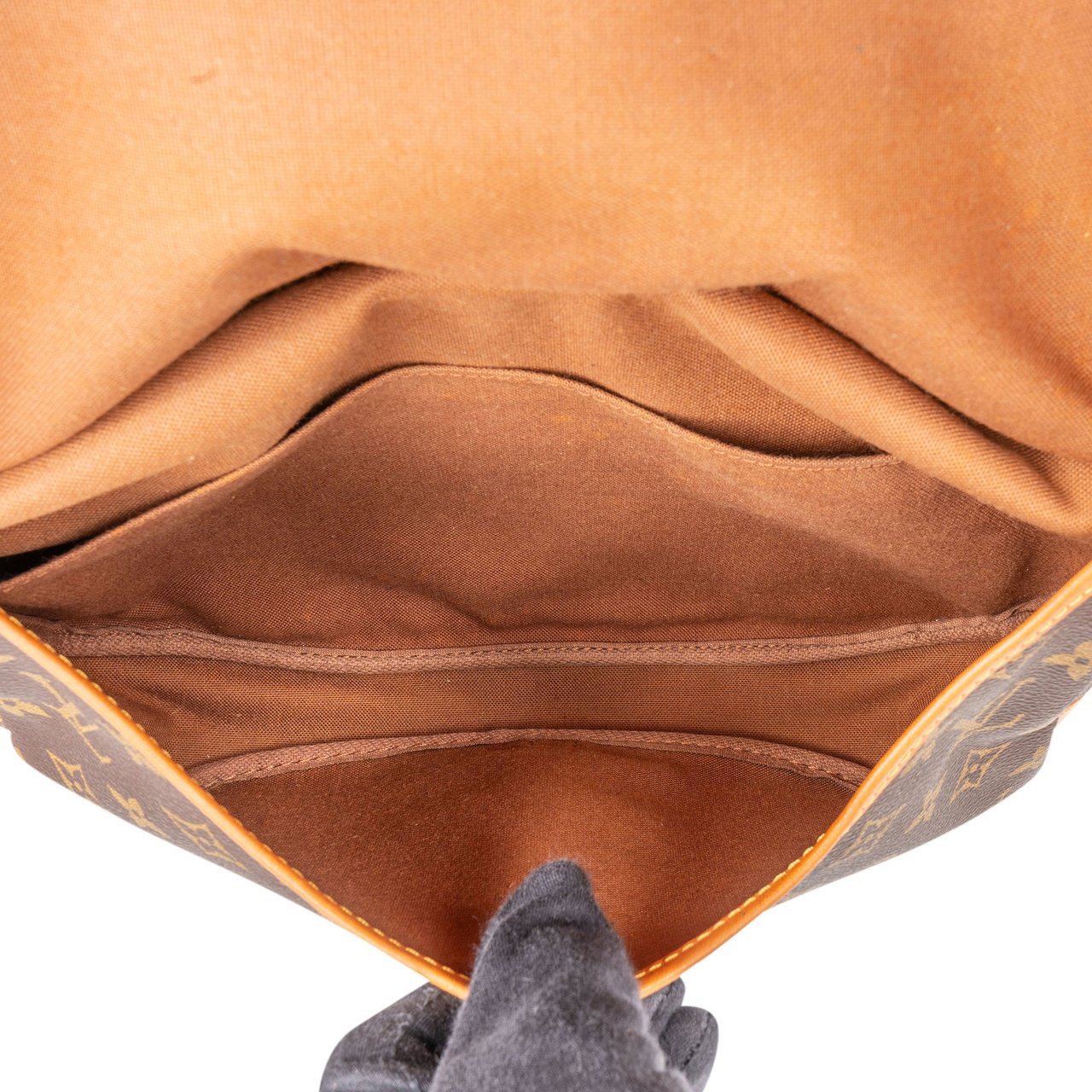 Louis Vuitton Louis Vuitton Canvas Monogram Saumur 30 Crossbody Bag Bruin