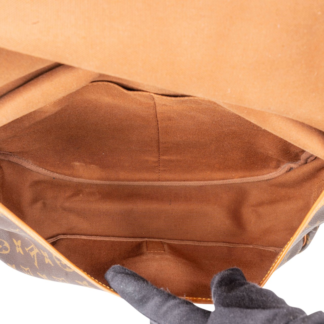 Louis Vuitton Louis Vuitton Canvas Monogram Saumur 35 Crossbody Bag Bruin