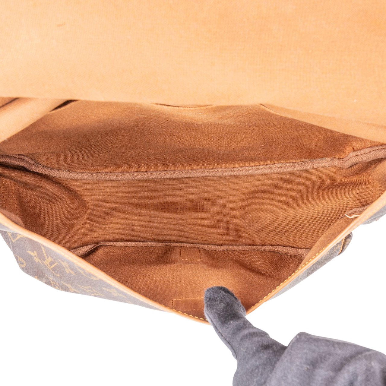 Louis Vuitton Louis Vuitton Canvas Monogram Saumur 35 Crossbody Bag Bruin