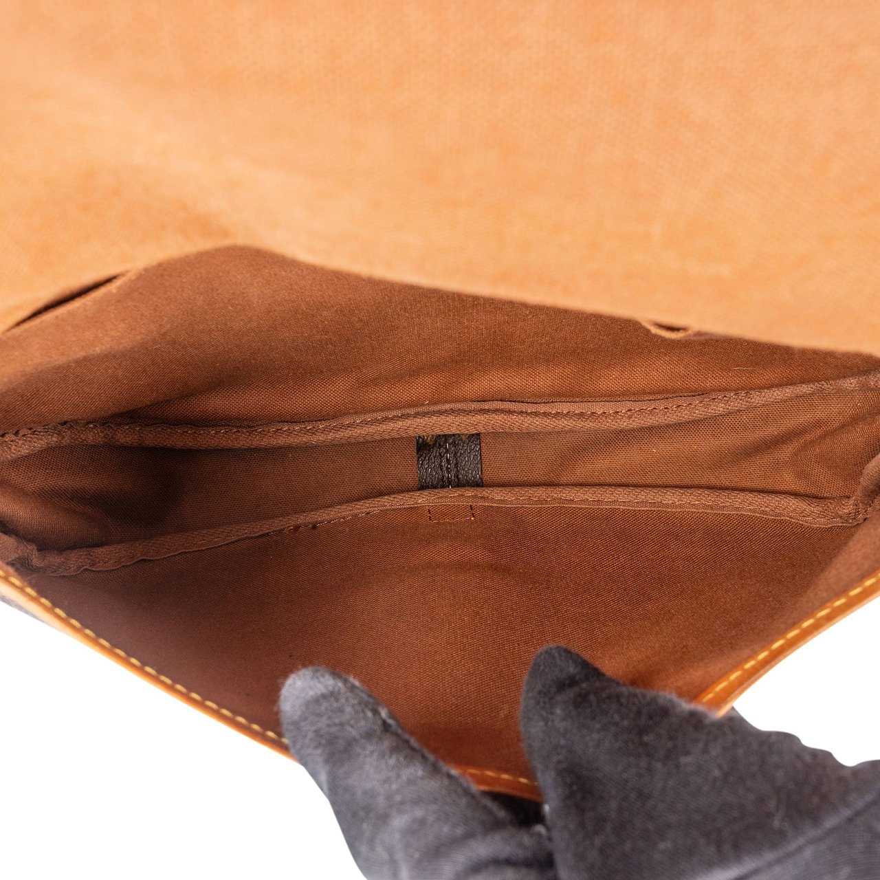 Louis Vuitton Louis Vuitton Canvas Monogram Saumur 30 Crossbody Bag Bruin