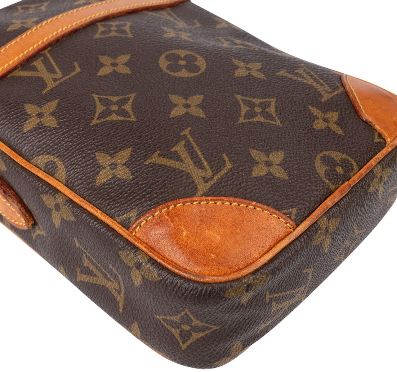 Louis Vuitton Louis Vuitton Canvas Monogram Danube Crossbody Bag Bruin