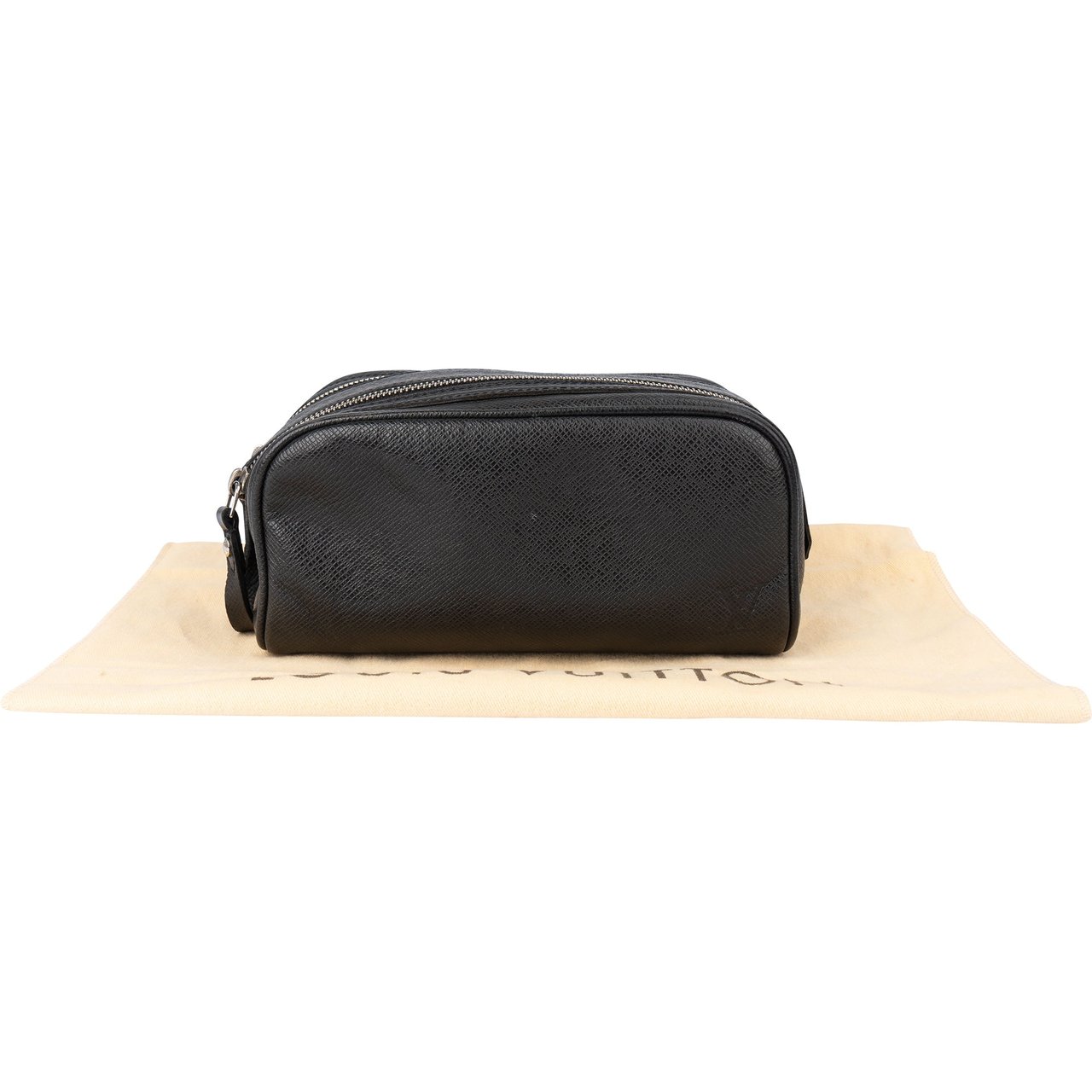 Louis Vuitton Louis Vuitton Noir Taiga Leather Toiletry Bag Zwart
