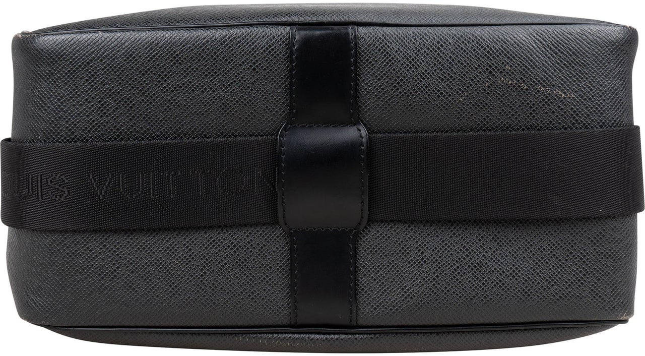 Louis Vuitton Louis Vuitton Taiga Leather Messenger Reporter PM Crossbody Bag Zwart