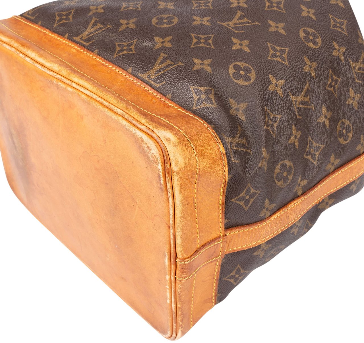 Louis Vuitton Louis Vuitton Canvas Monogram Sac Noe Grande Shoulder Bag Bruin