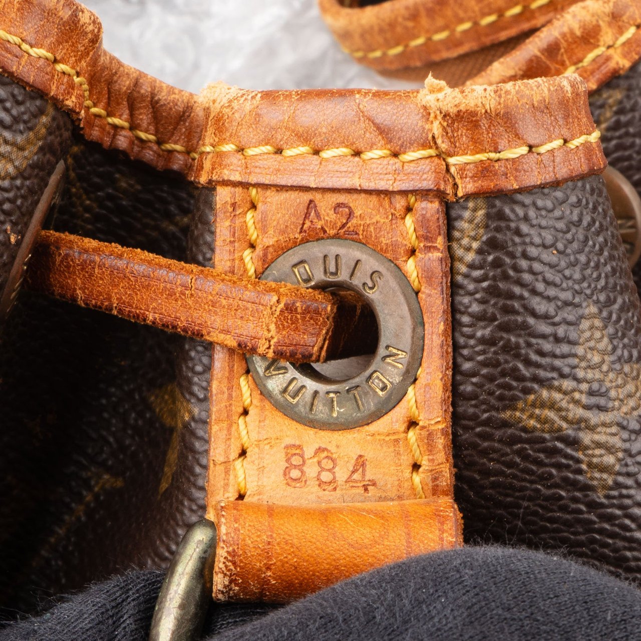 Louis Vuitton Louis Vuitton Canvas Monogram Sac Noe Grande Shoulder Bag Bruin