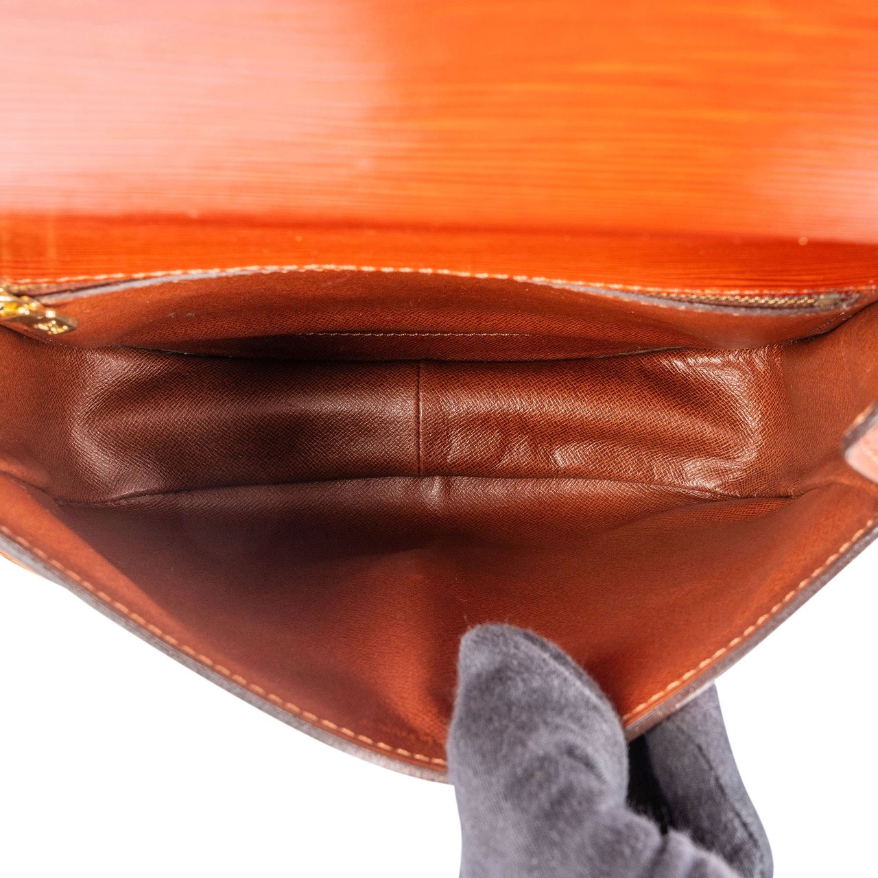 Louis Vuitton Louis Vuitton Epi Leather Saint Cloud GM Crossbody Bag Rood