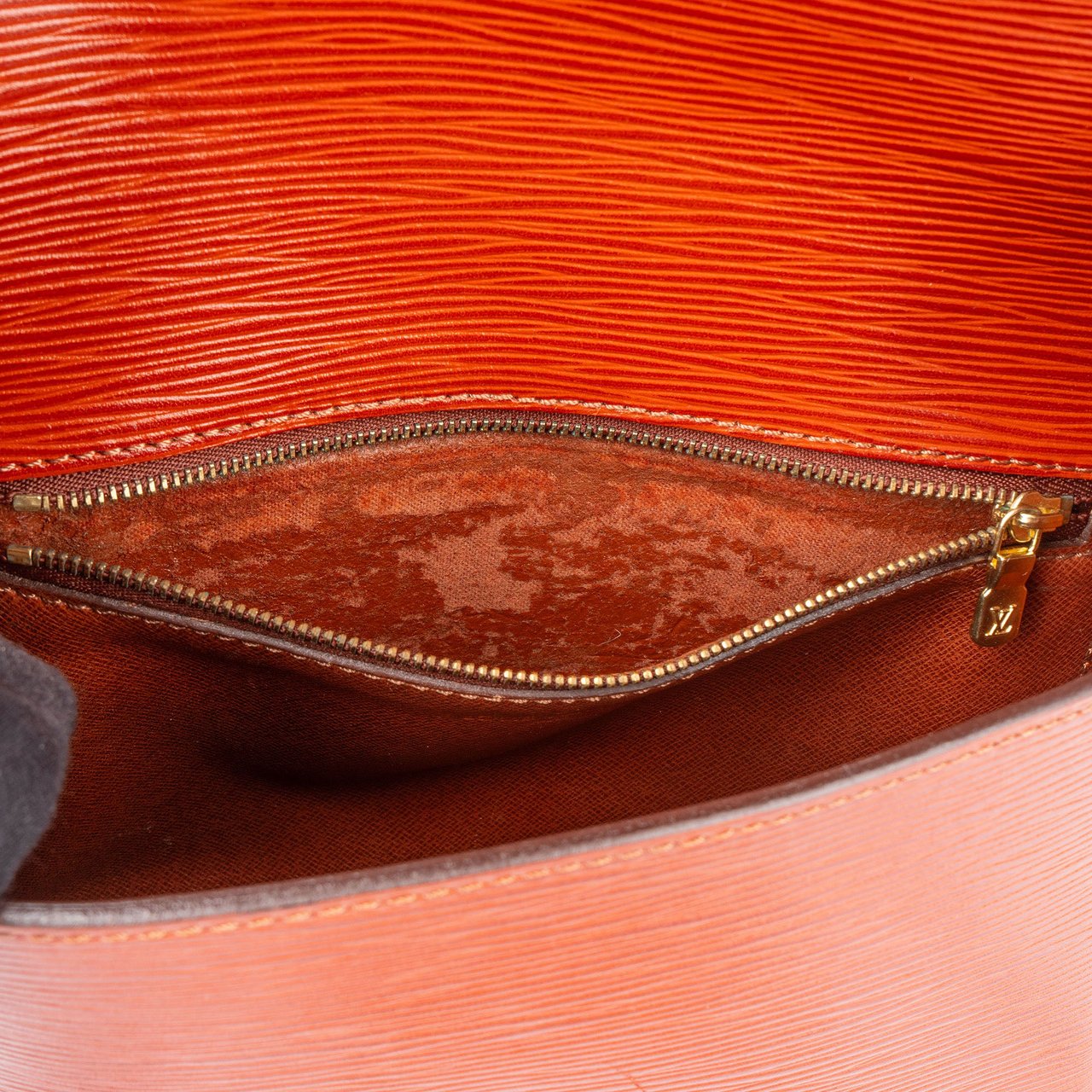 Louis Vuitton Louis Vuitton Epi Leather Saint Cloud GM Crossbody Bag Rood