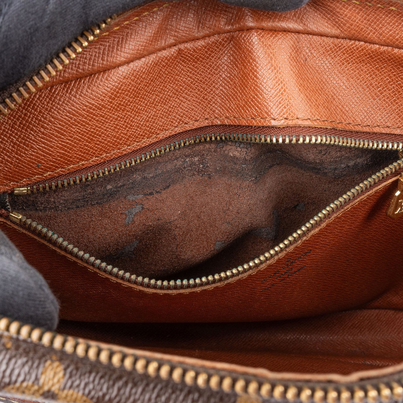 Louis Vuitton Louis Vuitton Canvas Monogram Marly Dragonne Clutch Bruin