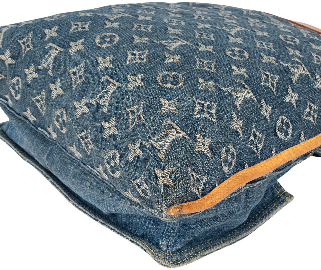 Louis Vuitton Louis Vuitton Denim Monogram Sac Plat Handbag Divers