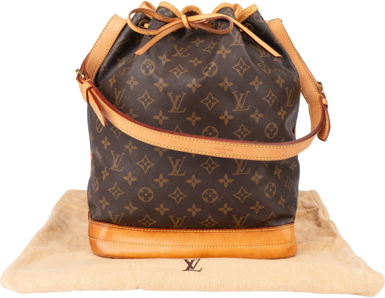 Louis Vuitton Louis Vuitton Canvas Monogram Sac Noe Grande Shoulder Bag Bruin