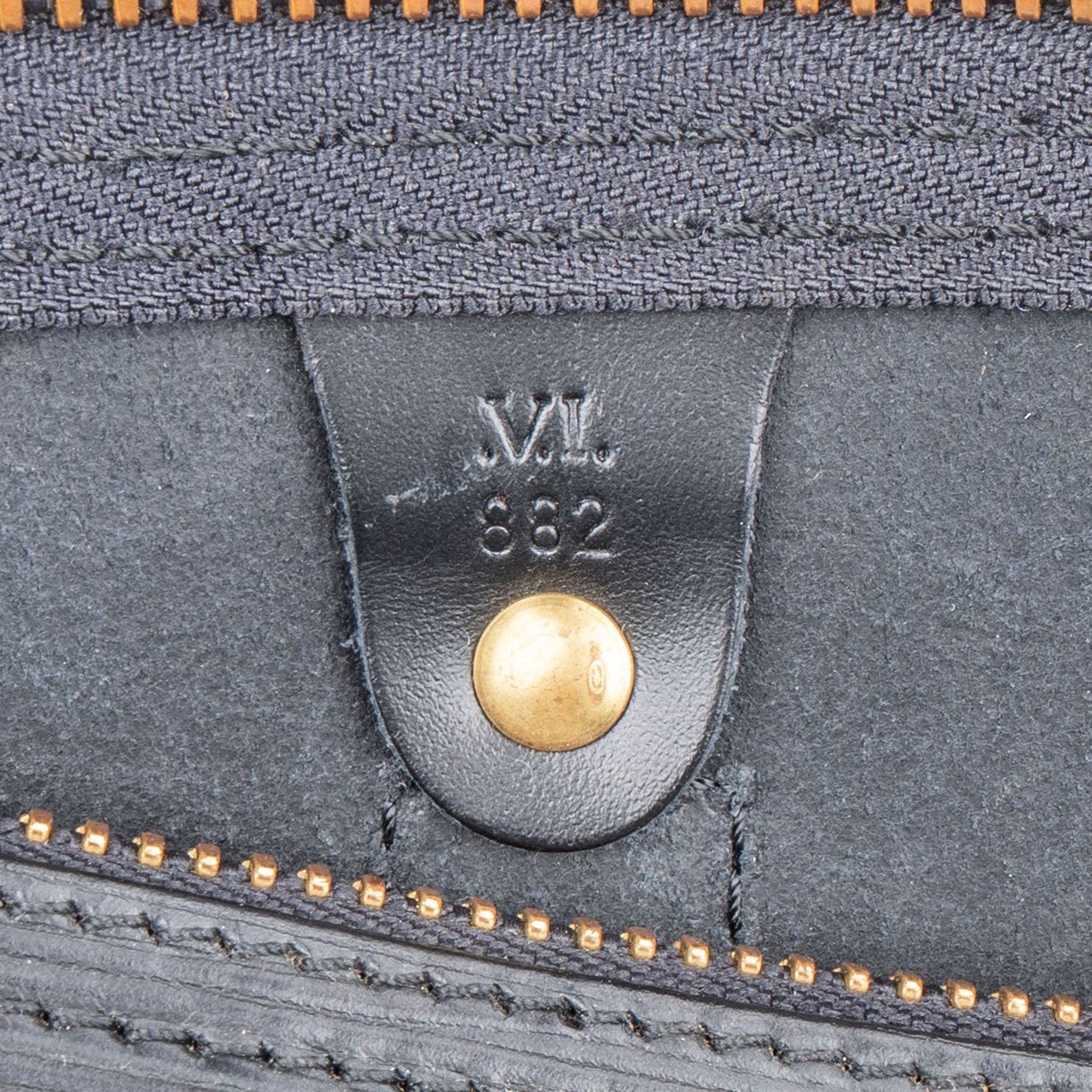 Louis Vuitton Louis Vuitton Noir Epi Leather Keepall 45 Zwart