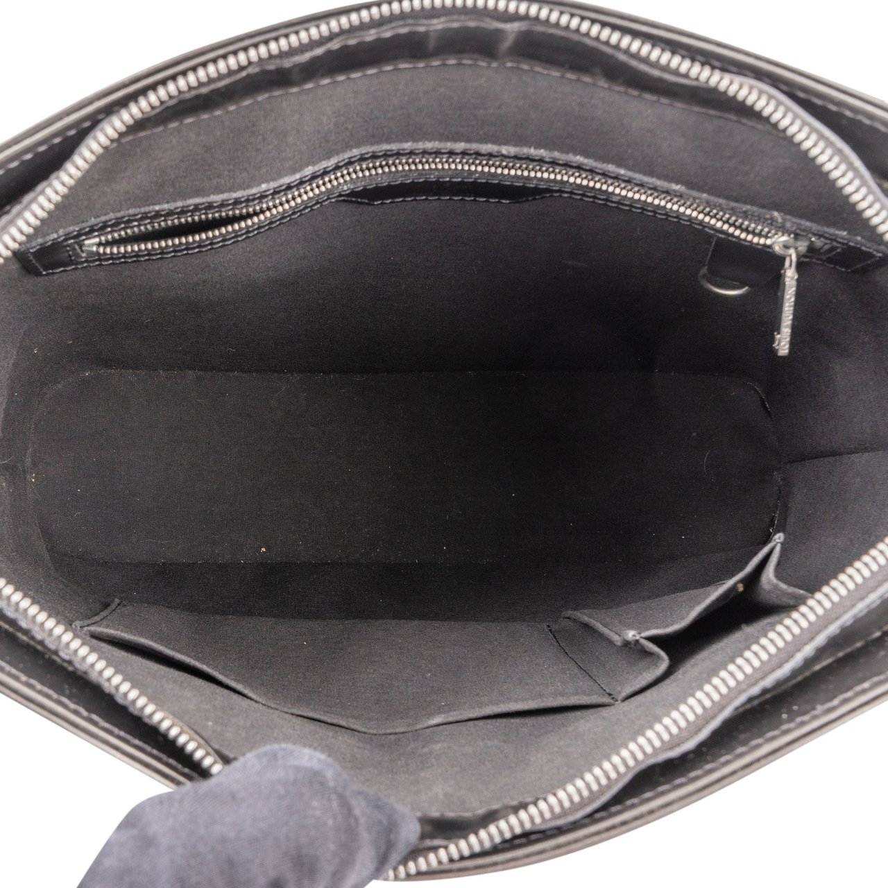 Louis Vuitton Louis Vuitton Mat Vernis Monogram Wilwood Handbag Zwart