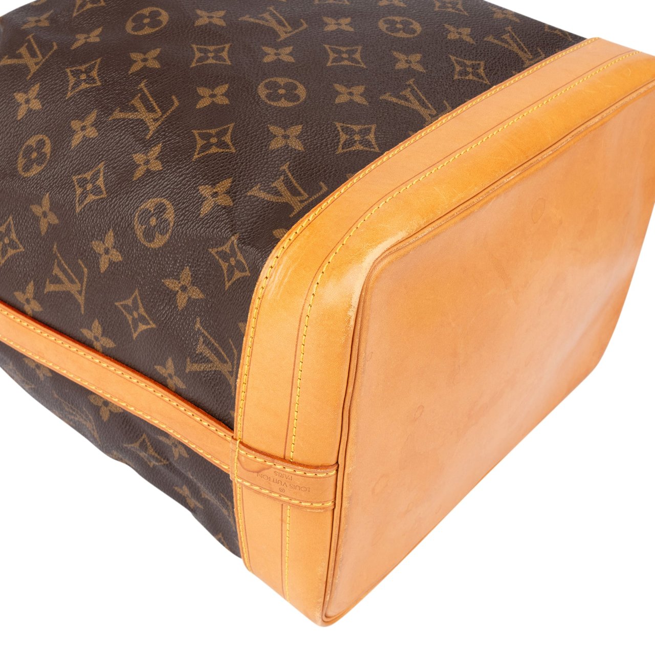 Louis Vuitton Louis Vuitton Canvas Monogram Sac Noe Grande Shoulder Bag Bruin