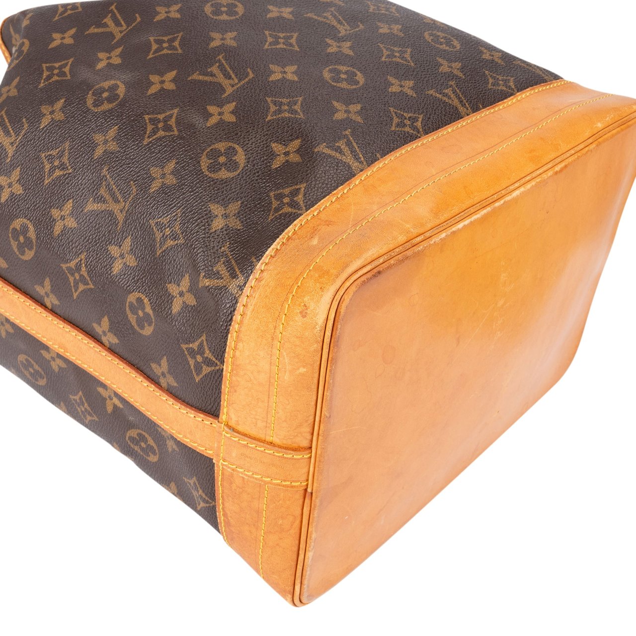 Louis Vuitton Louis Vuitton Canvas Monogram Sac Noe Grande Shoulder Bag Bruin
