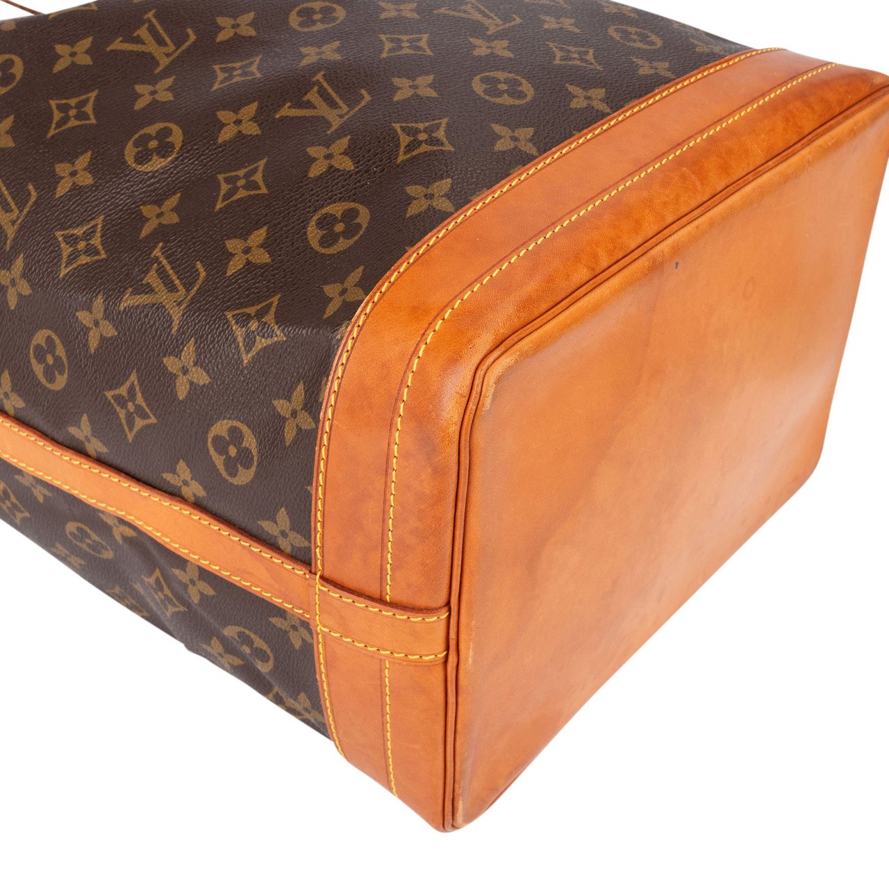 Louis Vuitton Louis Vuitton Canvas Monogram Sac Noe Grande Shoulder Bag Bruin