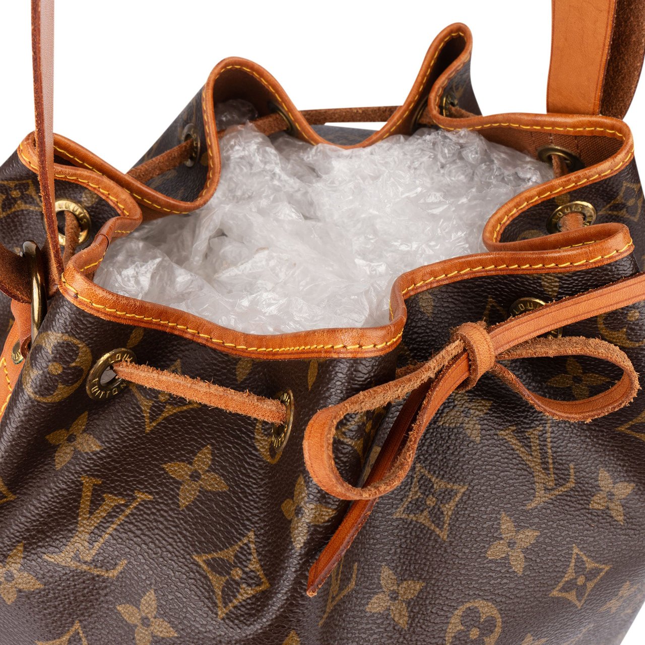 Louis Vuitton Louis Vuitton Canvas Monogram Sac Noe Grande Shoulder Bag Bruin