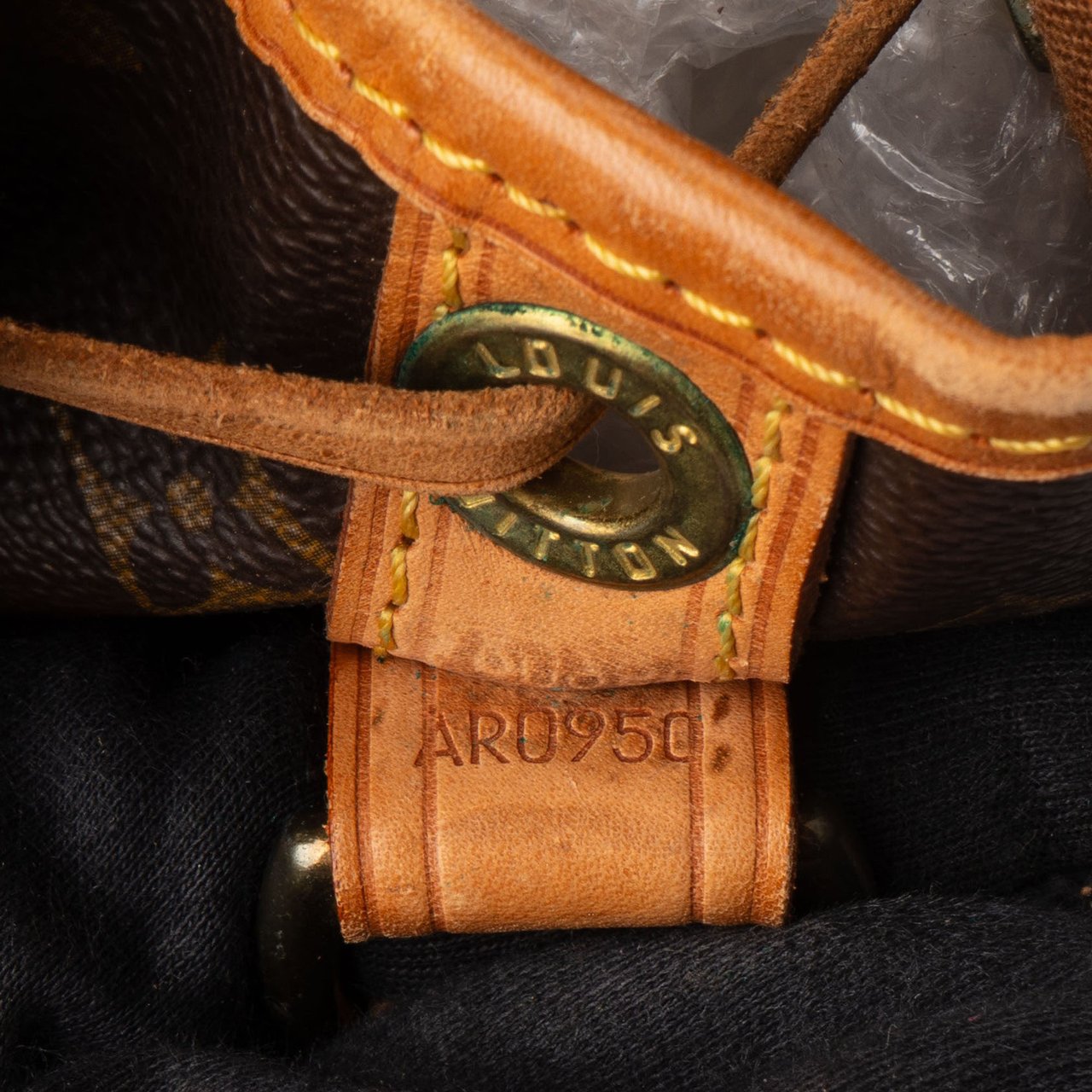 Louis Vuitton Louis Vuitton Canvas Monogram Sac Noe Petit Shoulder Bag Bruin