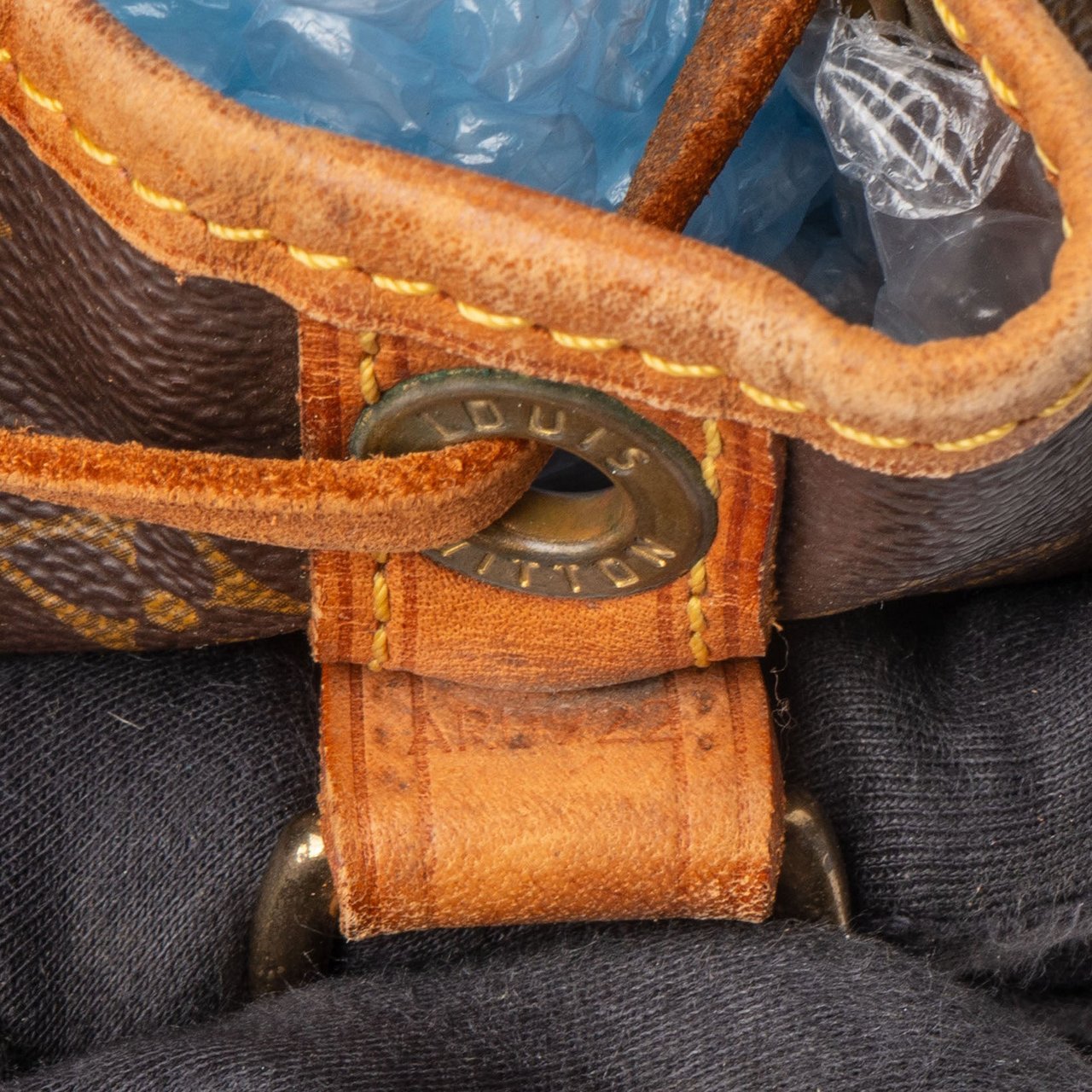 Louis Vuitton Louis Vuitton Canvas Monogram Sac Noe Petit Shoulder Bag Bruin