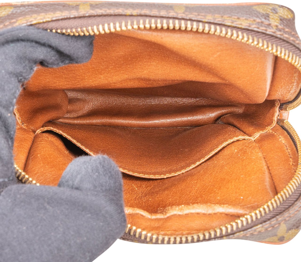 Louis Vuitton Louis Vuitton Canvas Monogram Amazon Crossbody Bag Bruin