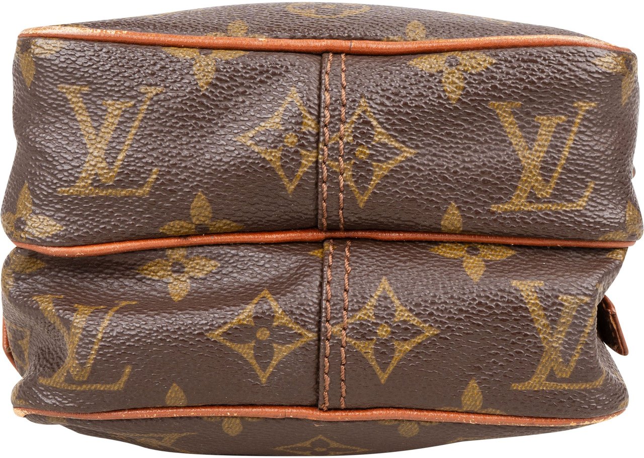 Louis Vuitton Louis Vuitton Canvas Monogram Amazon Crossbody Bag Bruin