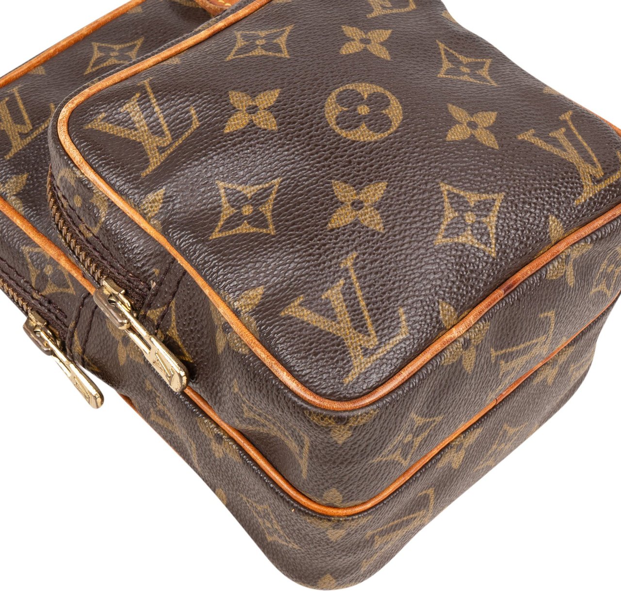 Louis Vuitton Louis Vuitton Canvas Monogram Amazon Crossbody Bag Bruin