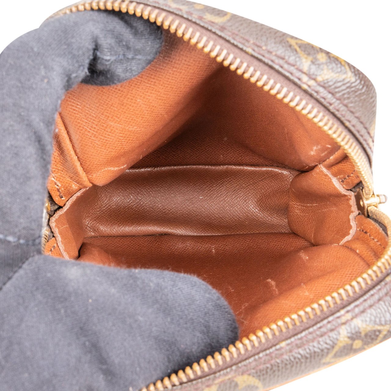 Louis Vuitton Louis Vuitton Canvas Monogram Amazon Crossbody Bag Bruin