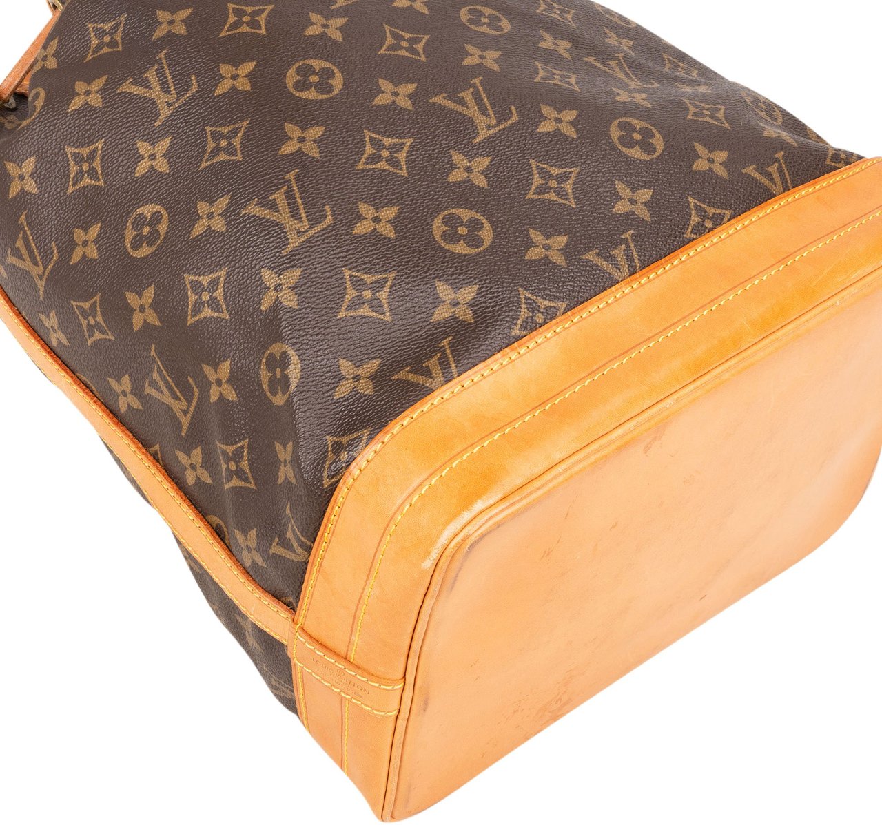 Louis Vuitton Louis Vuitton Canvas Monogram Sac Noe Grande Shoulder Bag Bruin