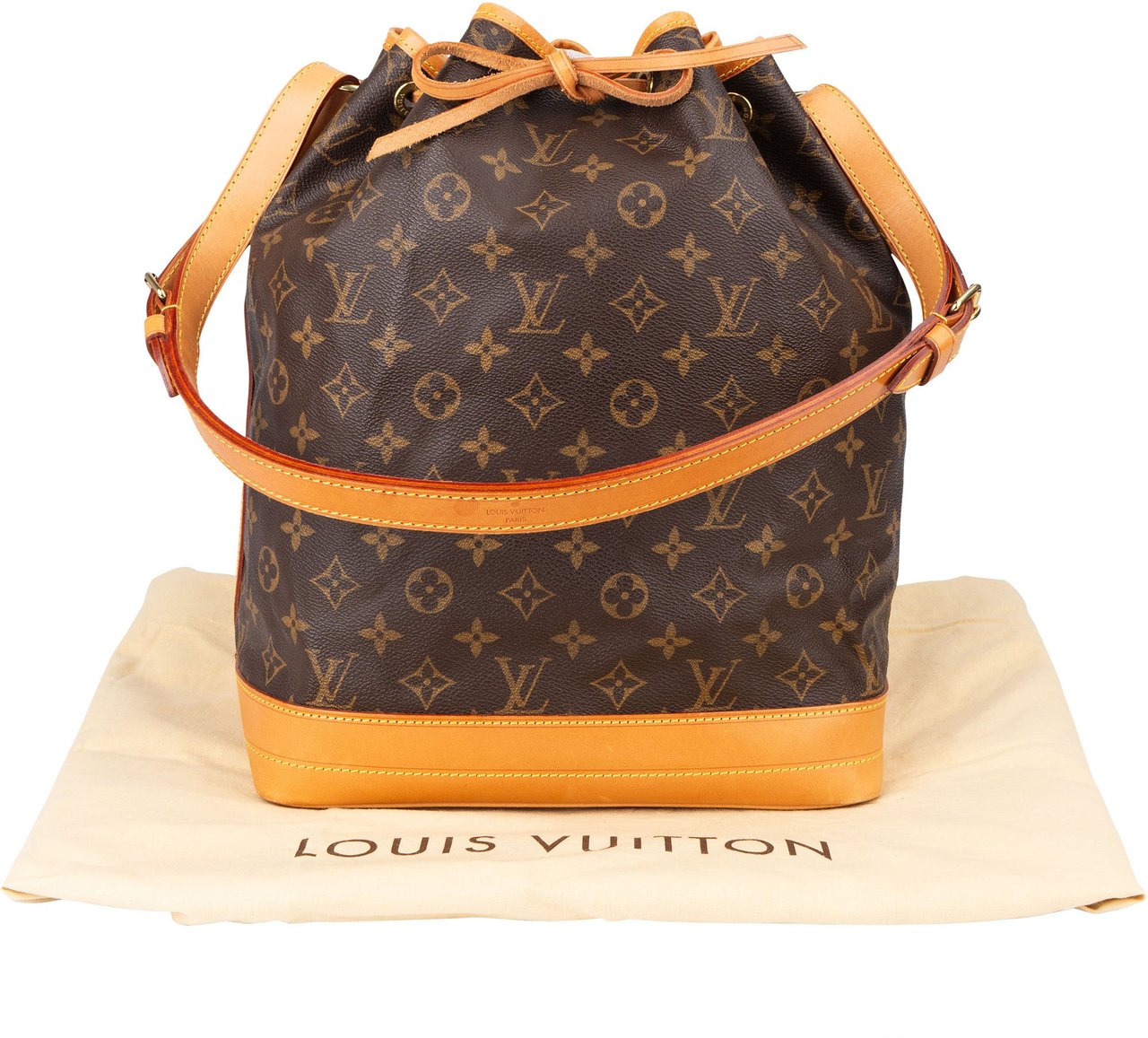 Louis Vuitton Louis Vuitton Canvas Monogram Sac Noe Grande Shoulder Bag Bruin