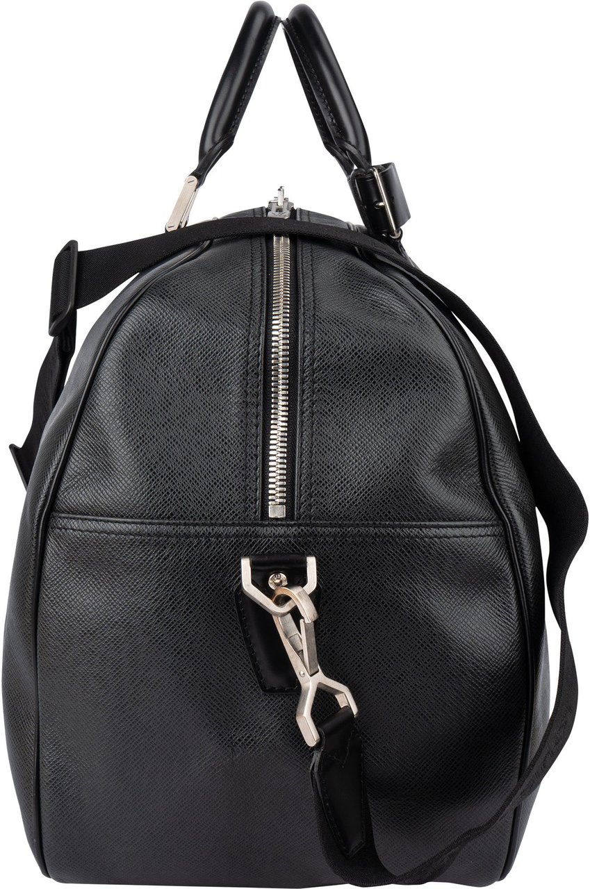 Louis Vuitton Louis Vuitton Taiga Leather Kendall 45 Travel Bag Zwart