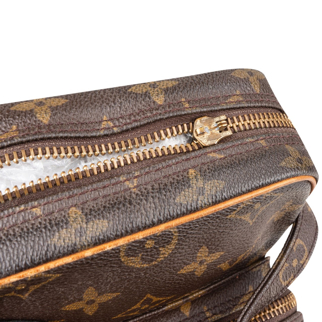 Louis Vuitton Louis Vuitton Canvas Monogram Amazon Crossbody Bag Bruin