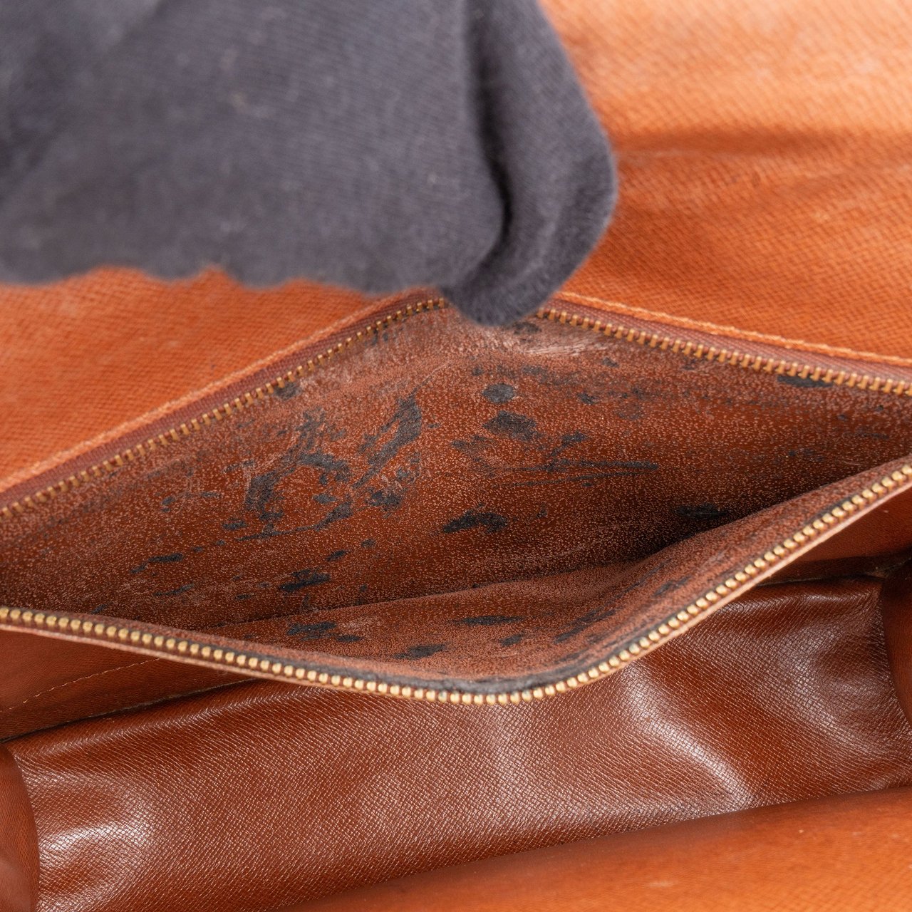 Louis Vuitton Louis Vuitton Canvas Monogram Monceau Handbag Divers