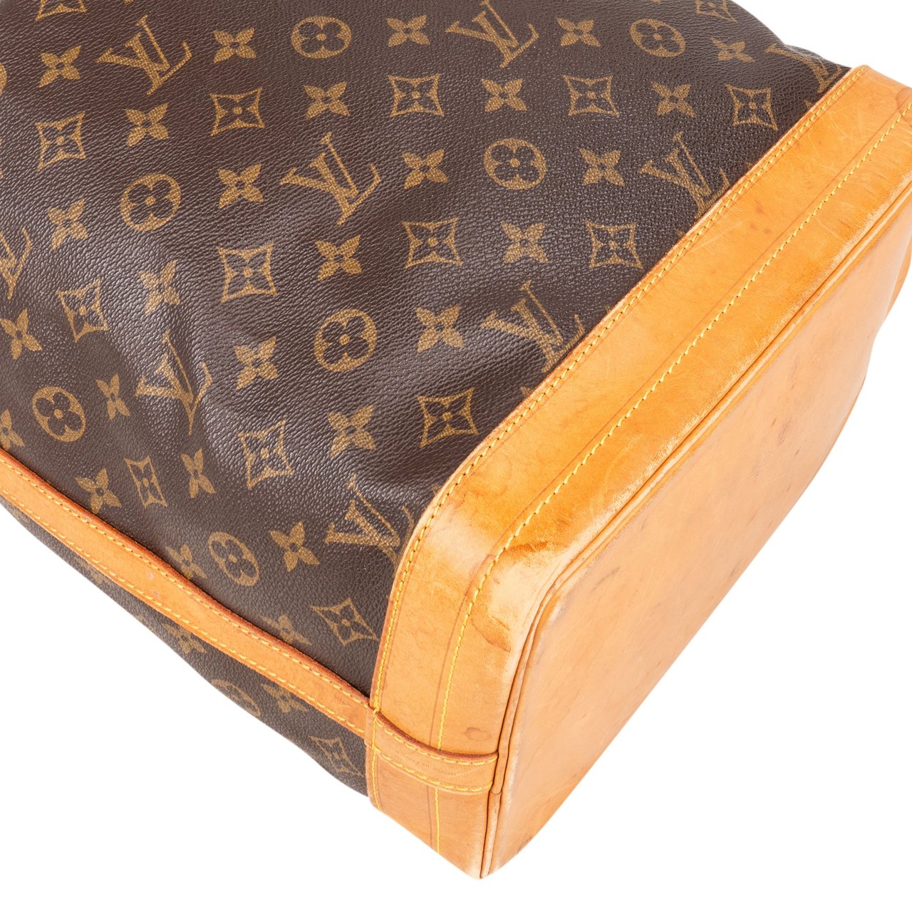 Louis Vuitton Louis Vuitton Canvas Monogram Sac Noe Grande Shoulder Bag Bruin