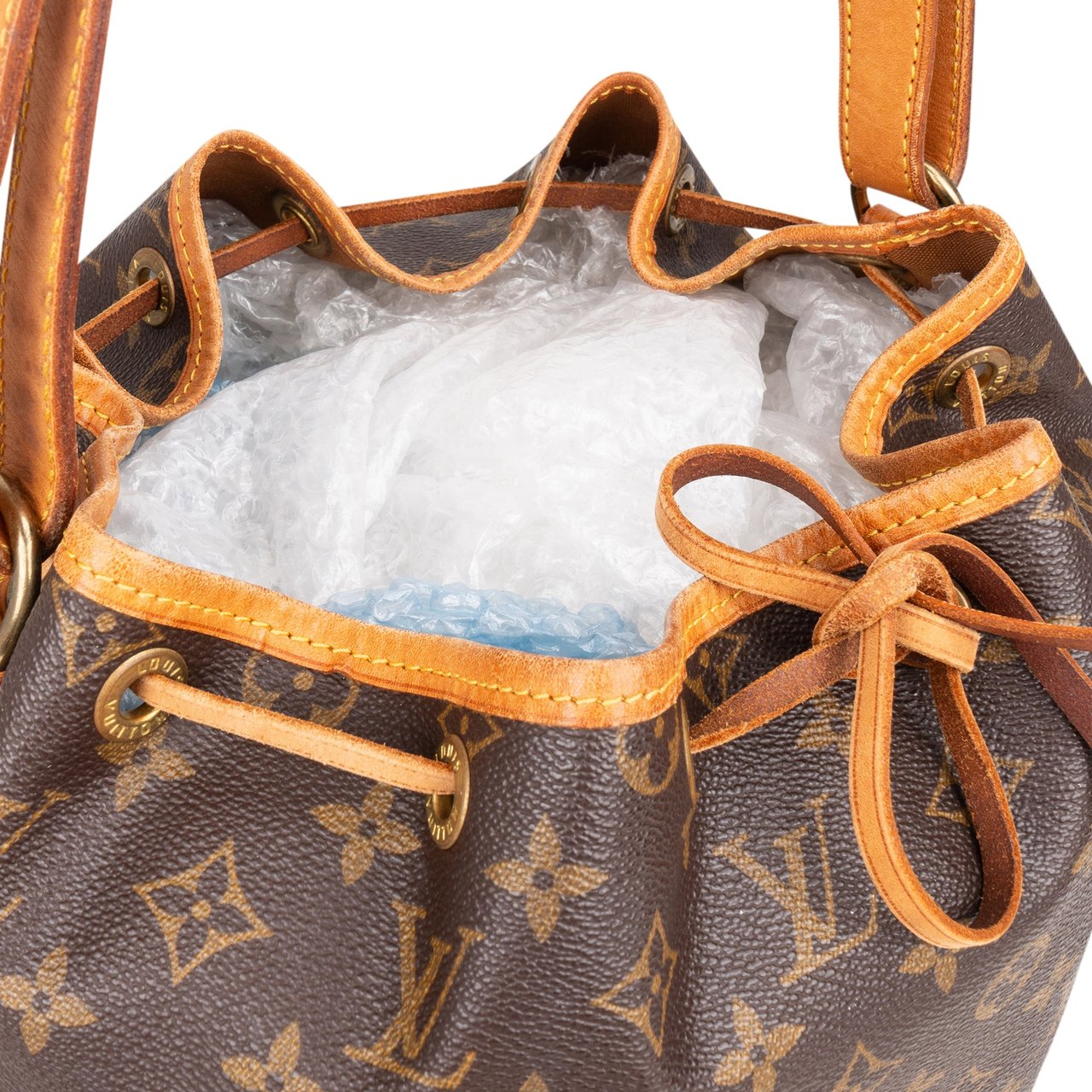 Louis Vuitton Louis Vuitton Canvas Monogram Sac Noe Grande Shoulder Bag Bruin