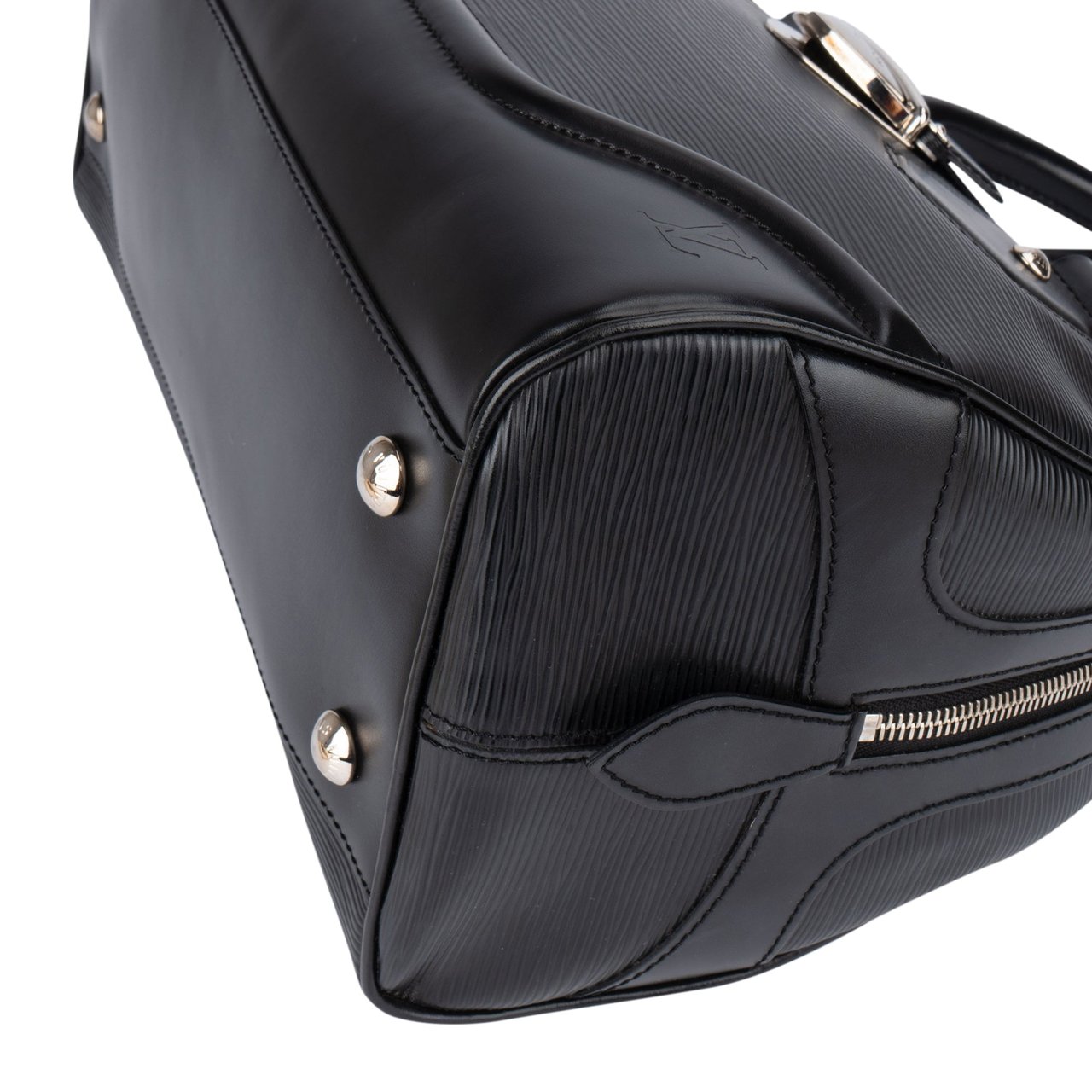 Louis Vuitton Louis Vuitton Noir Epi Leather Montaigne GM Handbag Zwart