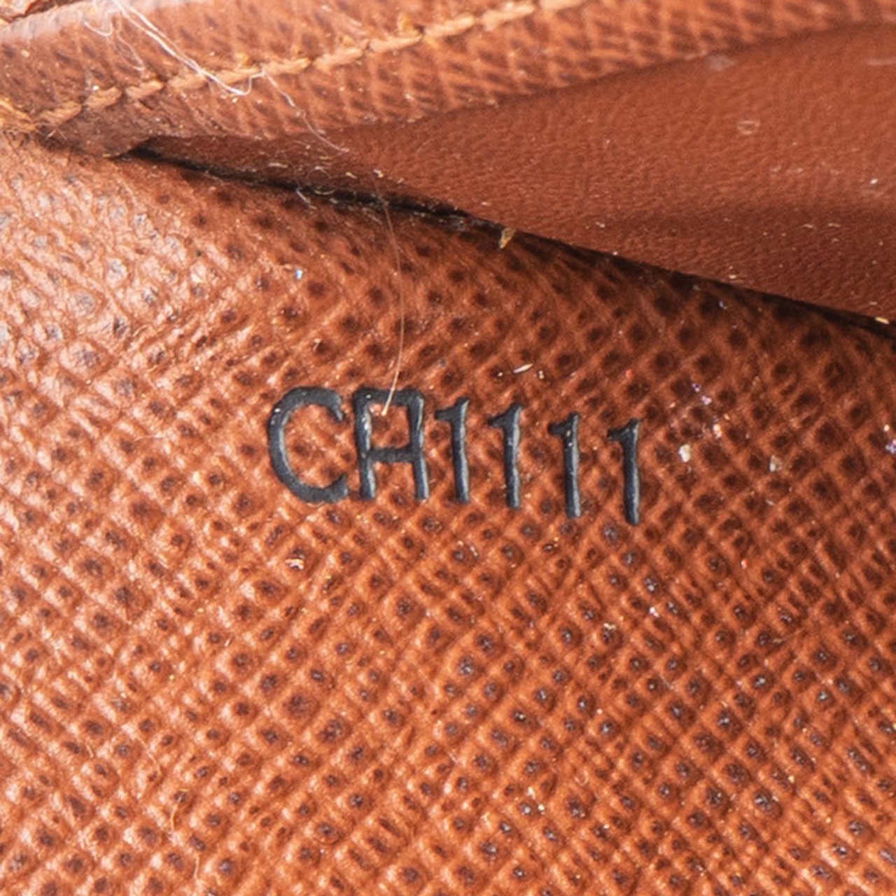 Louis Vuitton Louis Vuitton Canvas Monogram Sarah Wallet Bruin