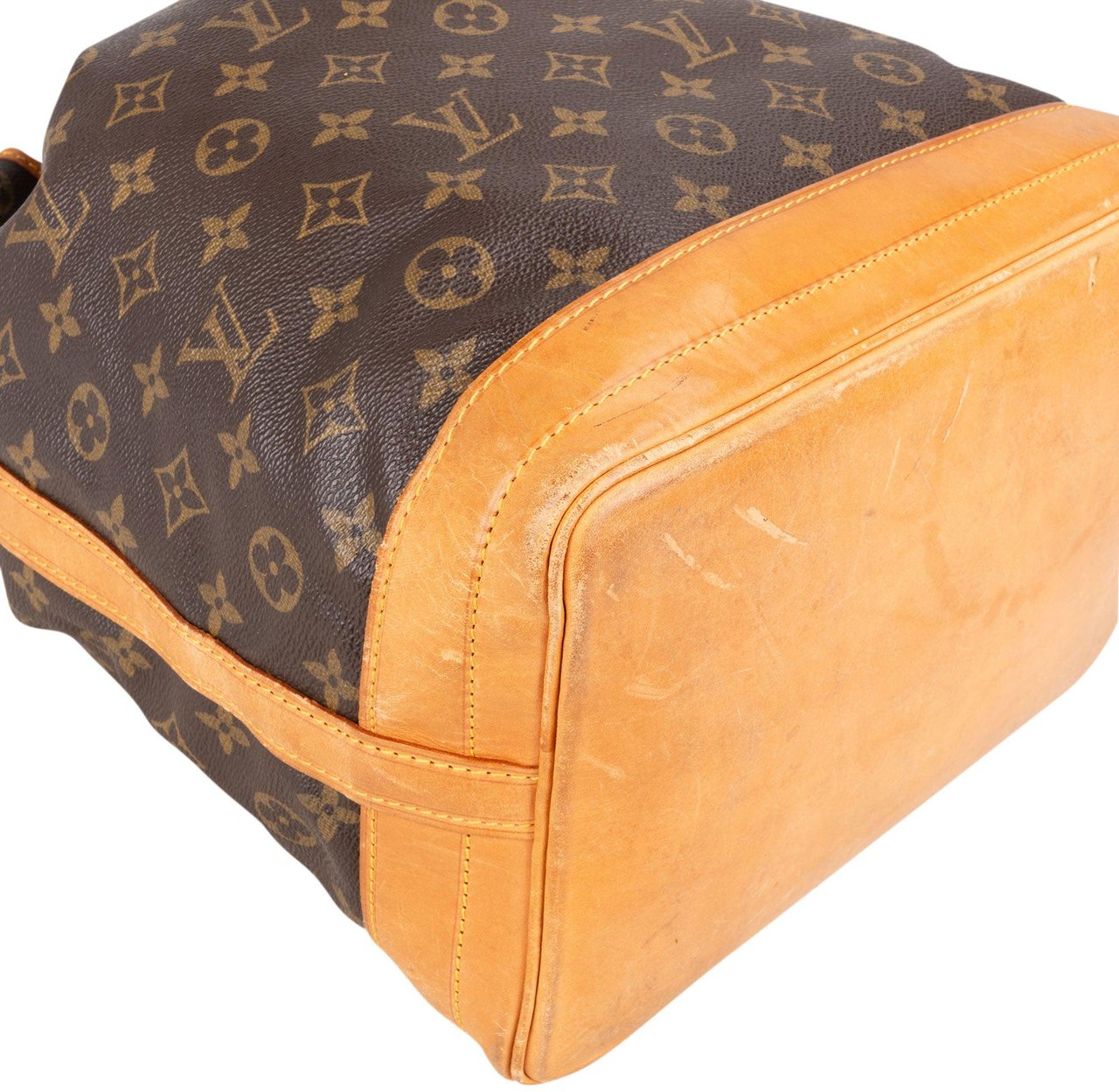 Louis Vuitton Louis Vuitton Canvas Monogram Sac Noe Grande Shoulder Bag Bruin