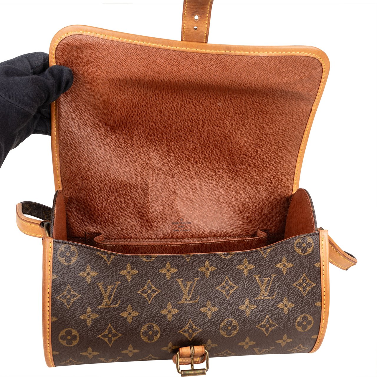 Louis Vuitton Louis Vuitton Canvas Monogram Marne Crossbody Bag Bruin
